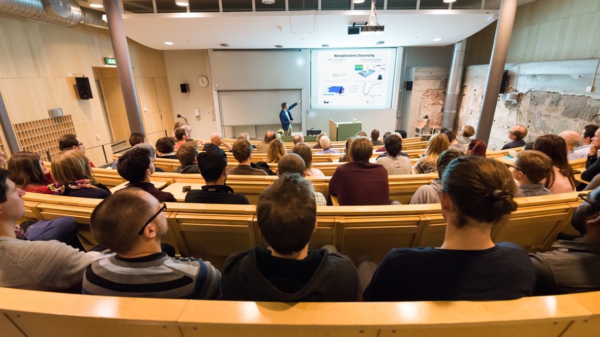 “The key challenges facing the global energy system” was the theme of a seminar conducted by IENE’s chairman at the University of Piraeus graduate school