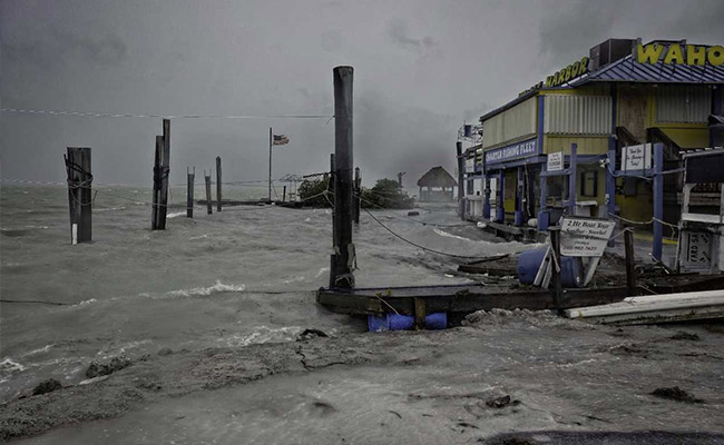 Crude Oil Gains But Gasoline Falls as Irma Hits Florida