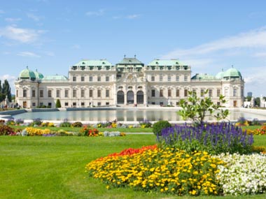 IENE’s Executive Director Visits Vienna to Discuss Cooperation with European and International Organizations