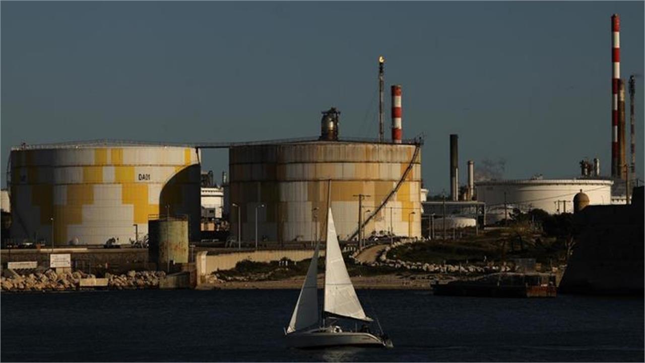 Emergency Stockpile Oil Coming Soon to Iran-Wracked Markets, IEA Says