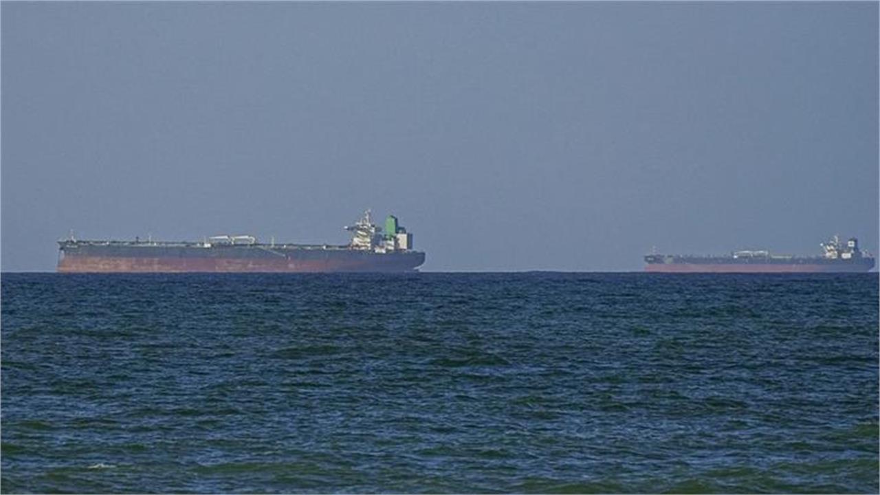 Shippers Seek Clarity on Hormuz Passage as Iran Issues Fresh Warnings