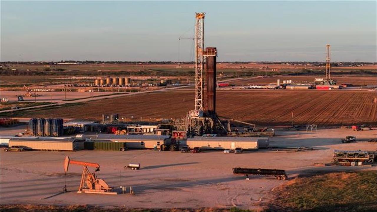 SLB, Baker Hughes See Oil Exploration Spending Rising as Iran War Disrupts Supply