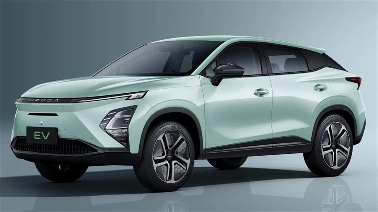 China's EV Makers Turn on BYD as Price War Escalates