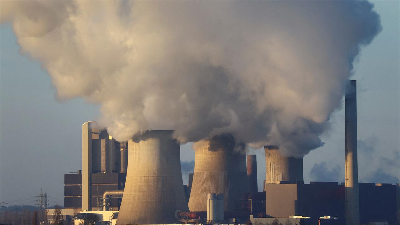 German Emissions Fell Only Modestly in 2025 Due to Buildings and Transport