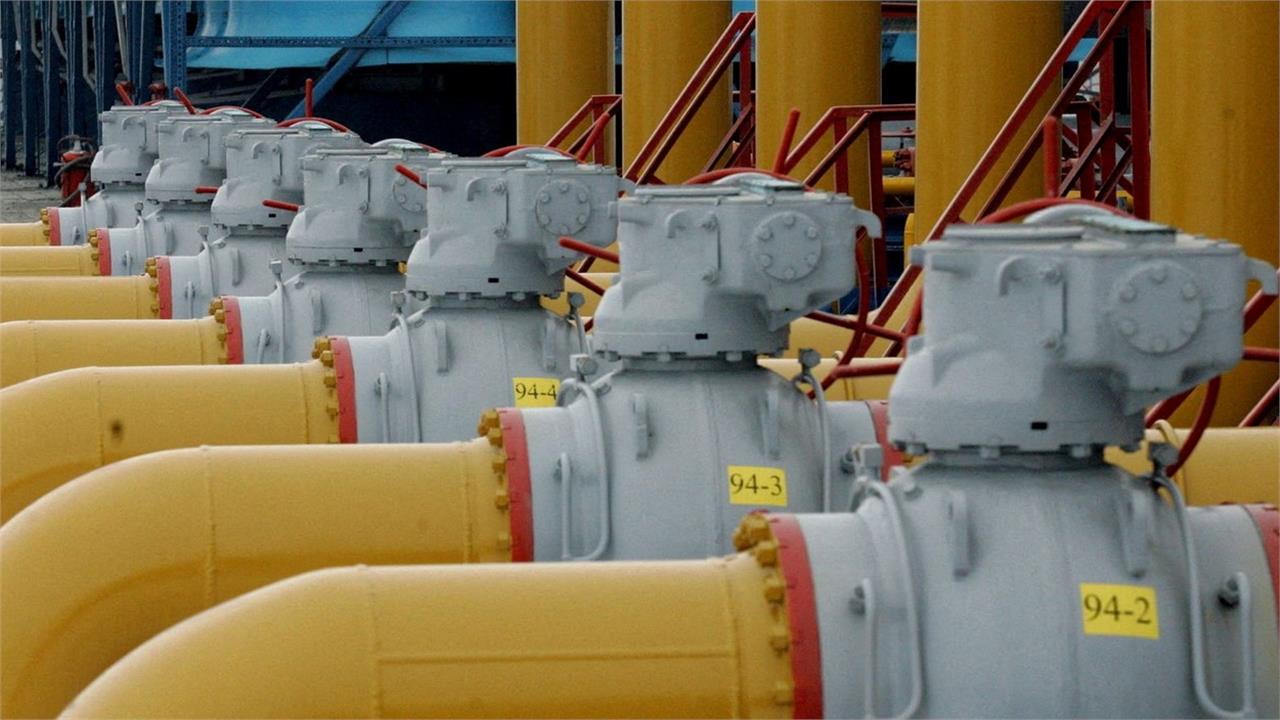 EU Unveils Long-Promised Plan to Quit Russian Gas By End-2027
