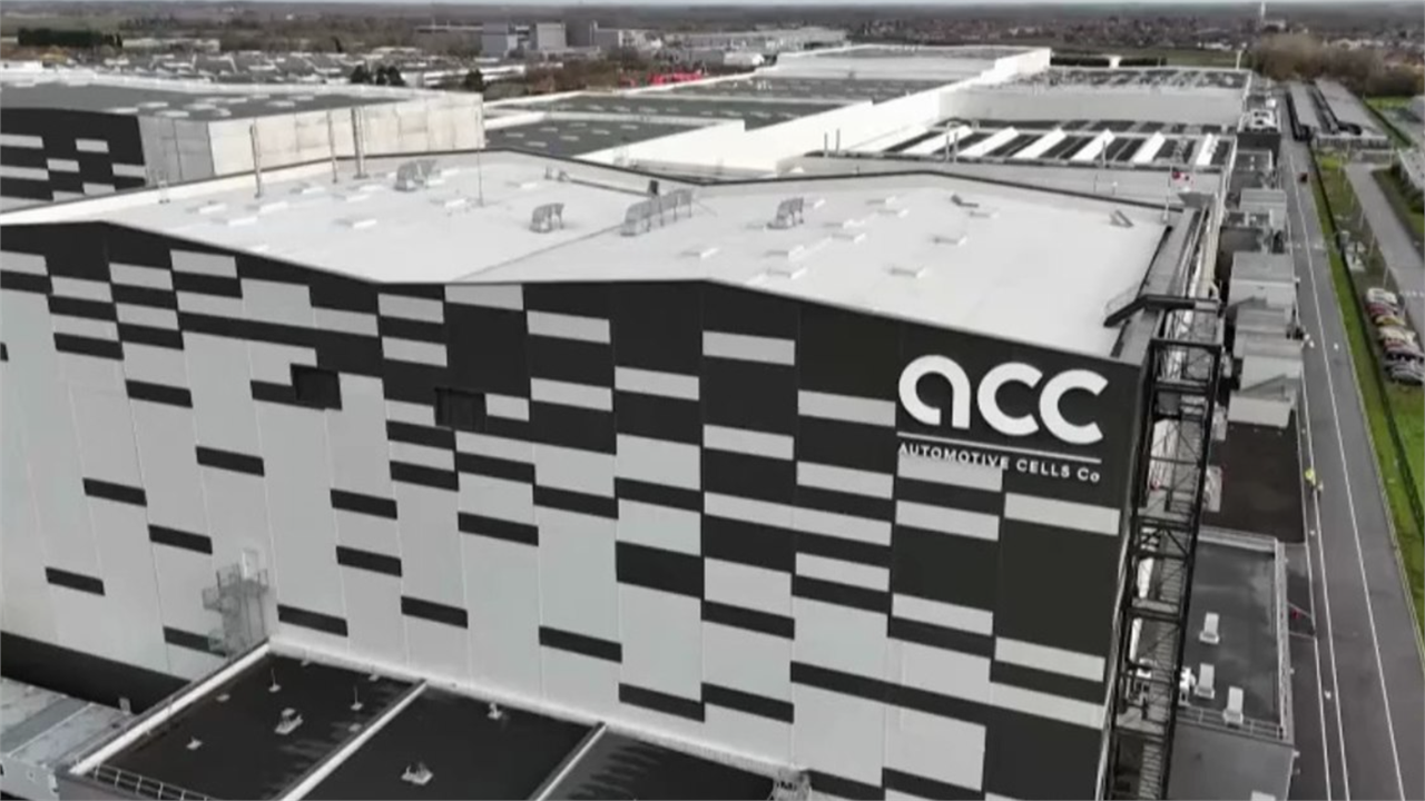 Stellantis-Backed ACC Drops Plans for Italian, German Gigafactories, Union Says