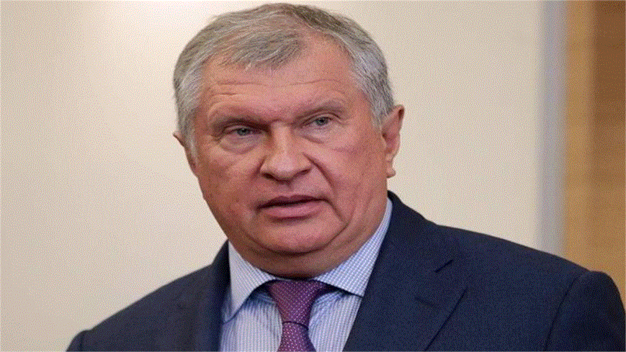 Russia's Sechin Says US Companies Benefit from Strait of Hormuz Closure