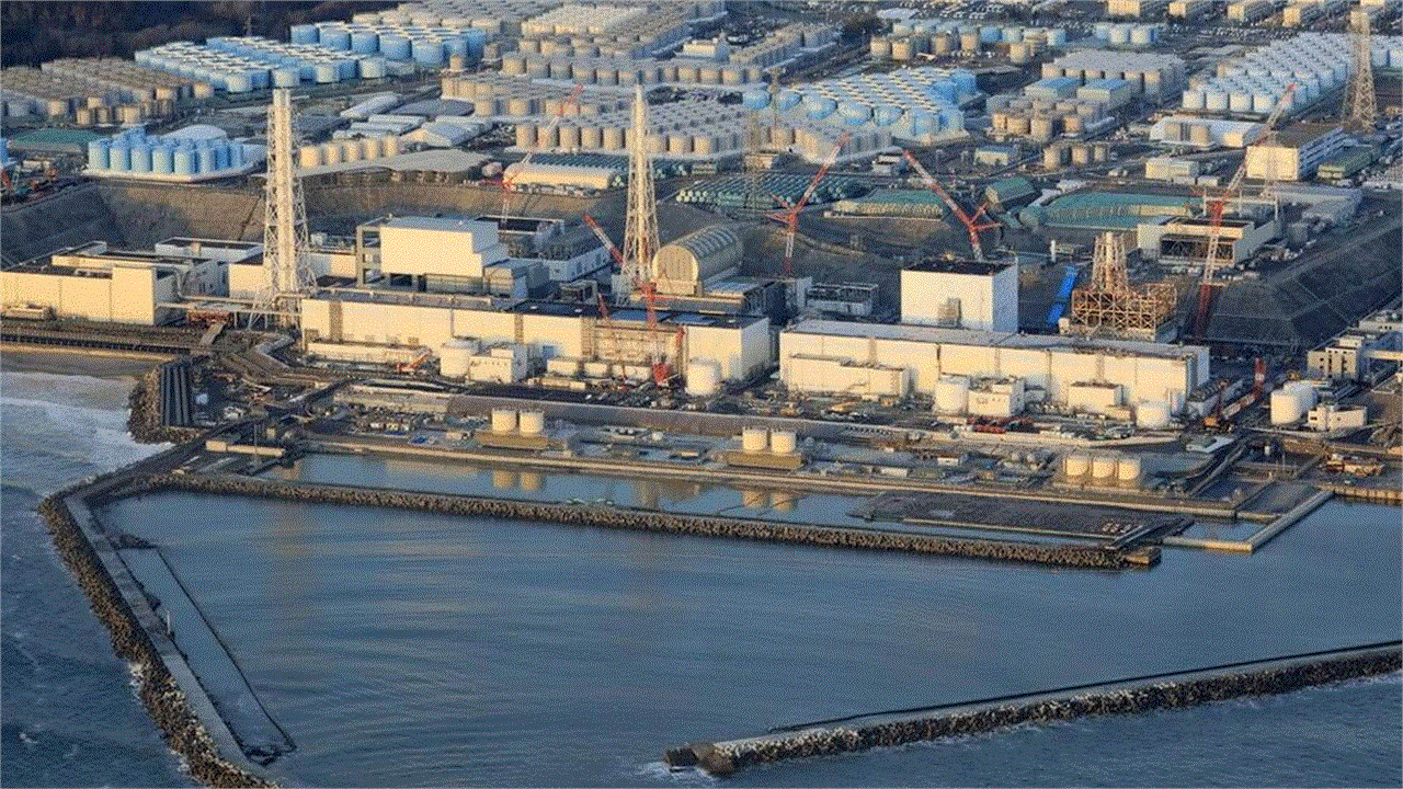 Japan to Act in National Interest on Russian Energy, Says Industry Minister