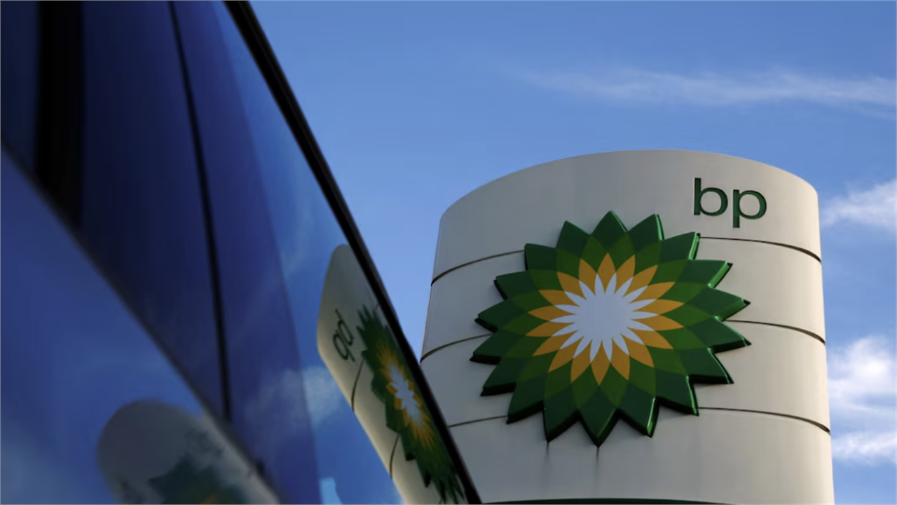 BP Flags up to $5 Billion in Energy Transition Impairments, Weak Oil Trading