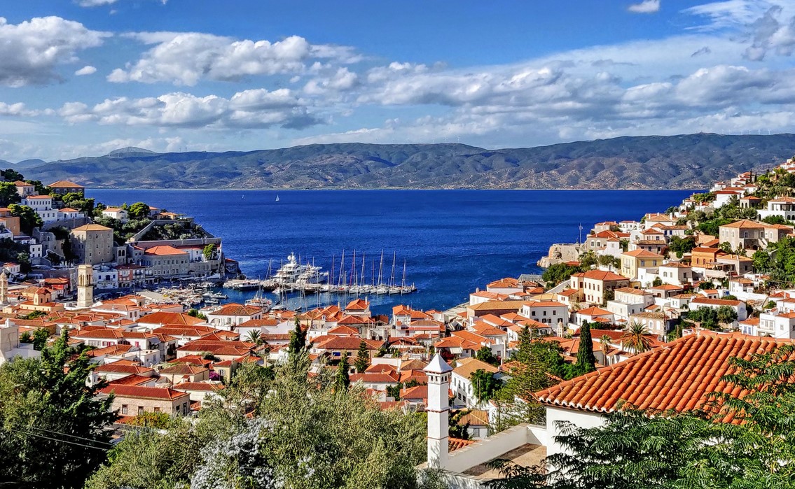 Energy and Geopolitics Were Key Themes in Annual «Hydra Shipping Conference» -Strong IENE Presence