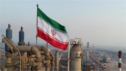 US Allows 30-Day Sale of Iran Oil at Sea in Bid to Tame Prices