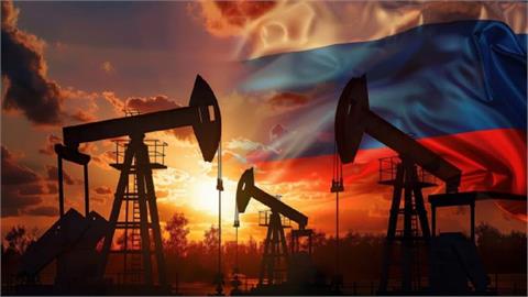 US Again Allows More Russian Oil Sales to Help Control Prices