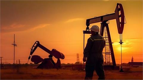 Oil Prices Slide on Reports US and Iran Are Nearing Peace Agreement