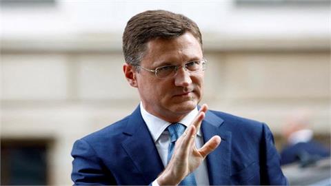 Russia Eyes Diesel Export Ban, Fuel Imports Amid Ukrainian Strikes; Crimea Restricts Public Life
