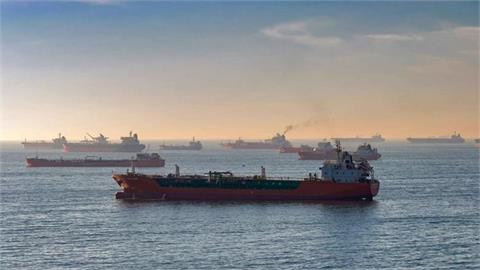Ships Start Sailing Through Hormuz Under UN Evacuation Scheme, Agency Says