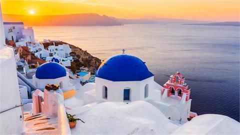 Cyclades Islands Including Santorini Get Direct Power Link to Mainland Greece
