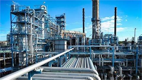 Exxon, Chevron Warn of Continued High Fuel Prices from Iran War