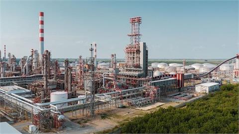 Serbia to Open Refinery to Other Firms to Secure Fuel Supplies