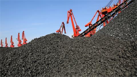 Renewables Push China's Fossil Fuelled Power Into First Annual Drop in 10 Years