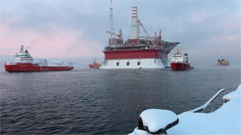 Russian Arctic Oil Exports to China Jump Helped by STS Transfers, Sources Say
