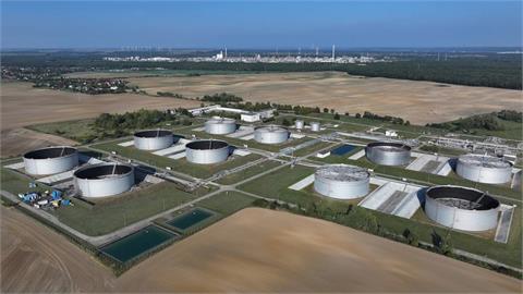 Europe Needs to Start Buying Gas Now