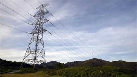 EU Bank Pledges €1.6B For Electricity Interconnection Between Spain and France