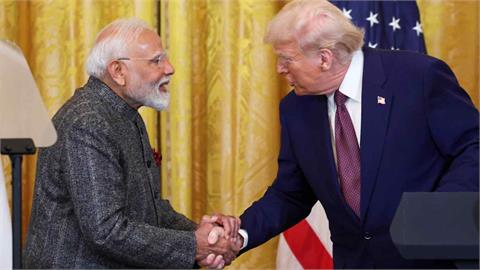Trump to Lower Tariffs on India after Modi 'Agrees' to Stop Buying Russian Oil 