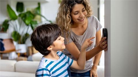 Stepping up for Residential Customers: Eurelectric’s 5 Commitments to Support Them in the Energy Transition