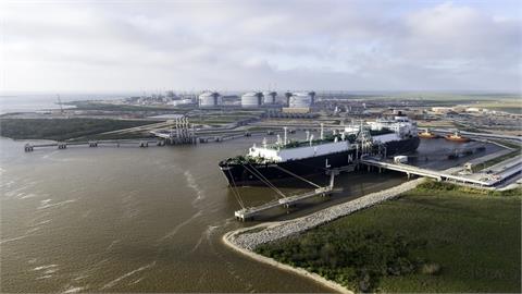 US Becomes First Country to Export 10 Million Tonnes of LNG in Single Month