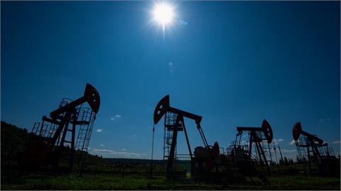 India to Maintain Russian Oil Imports Despite Trump Threats, Government Sources Say